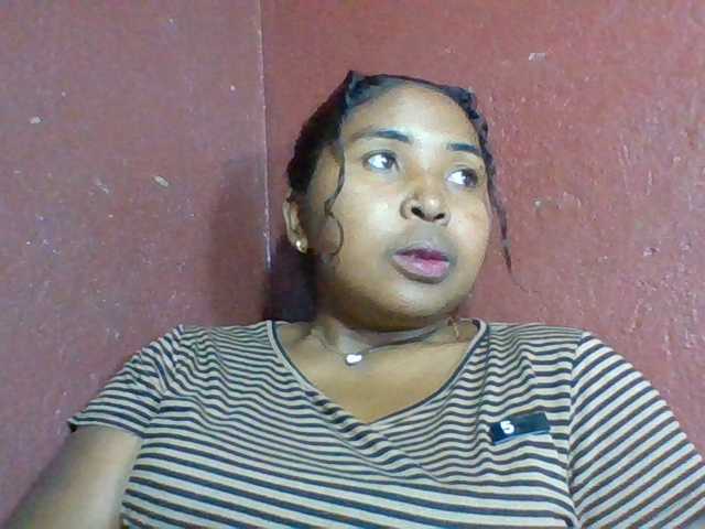 Josy-2, en directo ahora en BongaCams