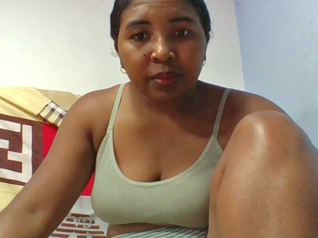 Josy-2 live cam on BongaCams