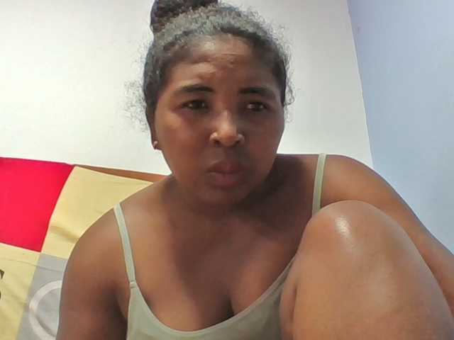 Josy-2 live cam on BongaCams