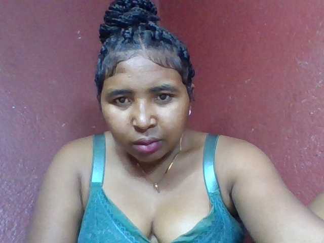 Josy-2 live cam on BongaCams