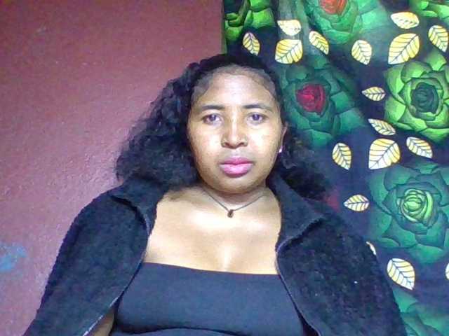 Josy-2, en vivo ahora en BongaCams