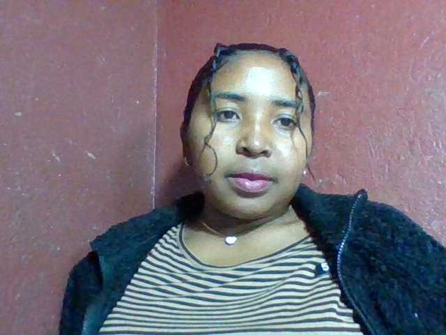 Josy-2, en directo ahora en BongaCams