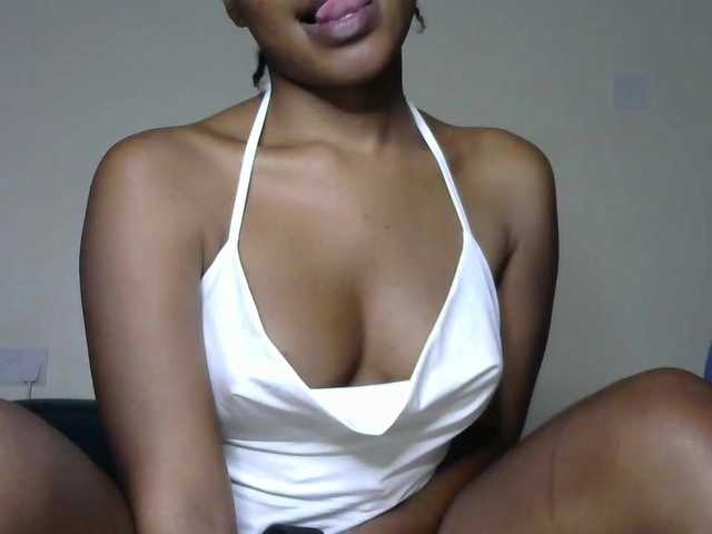 SallyB-1's BongaCams show and profile