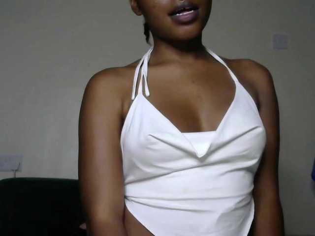 SallyB-1's BongaCams show and profile