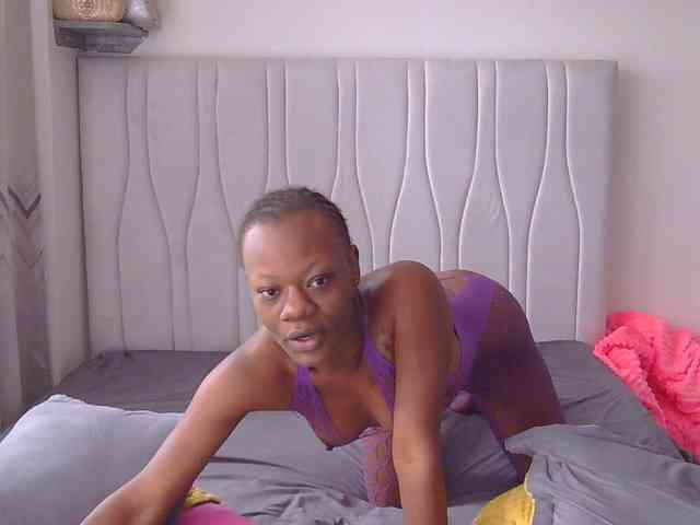 Candyslicy Live Webcam on BongaCams