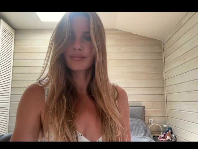 Moles live cam on BongaCams