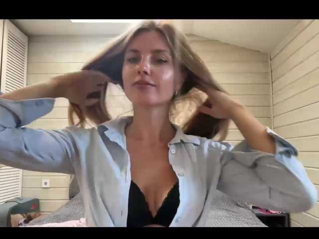 Moles, live now on BongaCams