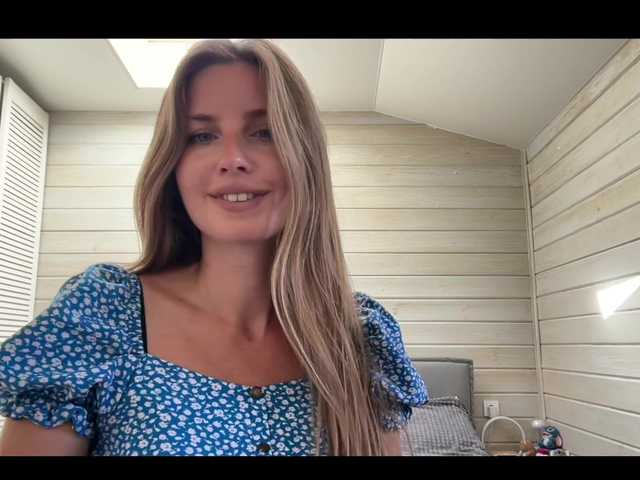 Moles live cam on BongaCams