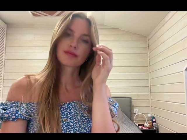 Moles live cam on BongaCams