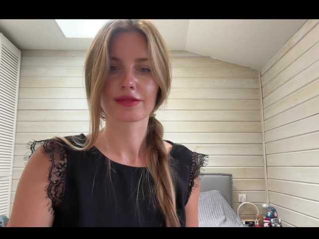 Moles live cam on BongaCams
