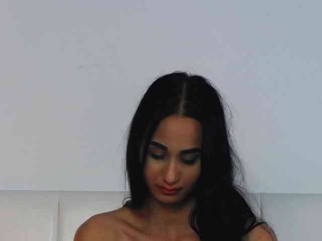 Este modelo está ao vivo agora. LexxyPlay