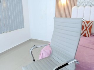 allyson-nahid Porn Show