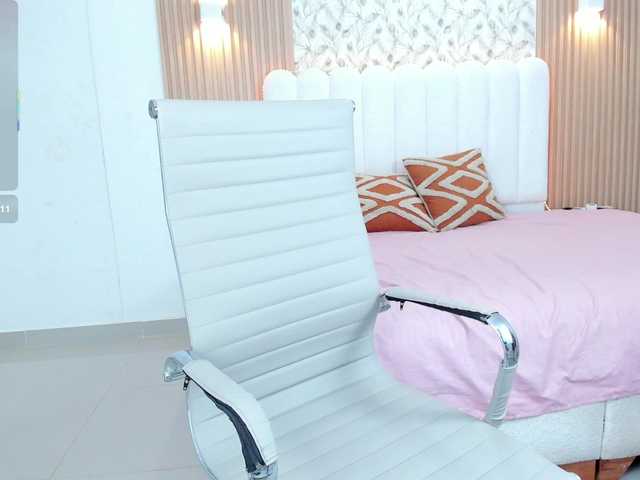 allyson-nahid live cam on BongaCams