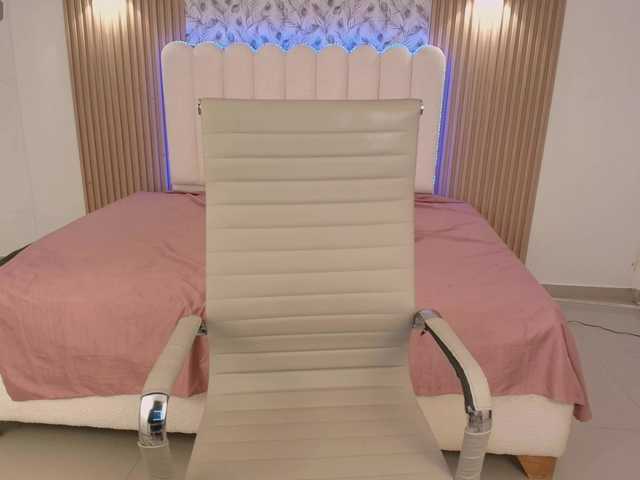 allyson-nahid's BongaCams show and profile