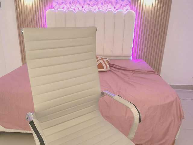 allyson-nahid's BongaCams show and profile