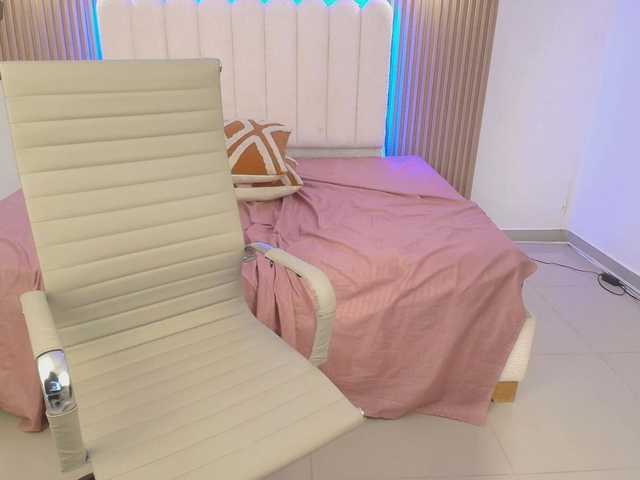 allyson-nahid's BongaCams show and profile