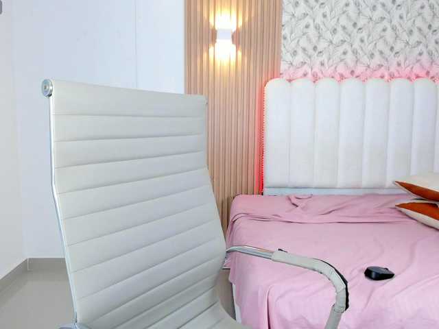 allyson-nahid live cam on BongaCams
