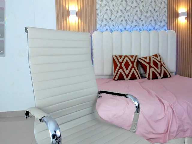 allyson-nahid live cam on BongaCams
