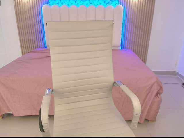 allyson-nahid's BongaCams show and profile