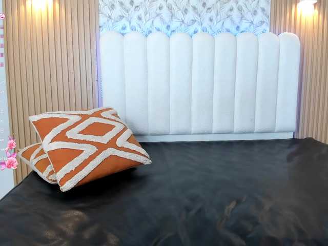 allyson-nahid live cam on BongaCams