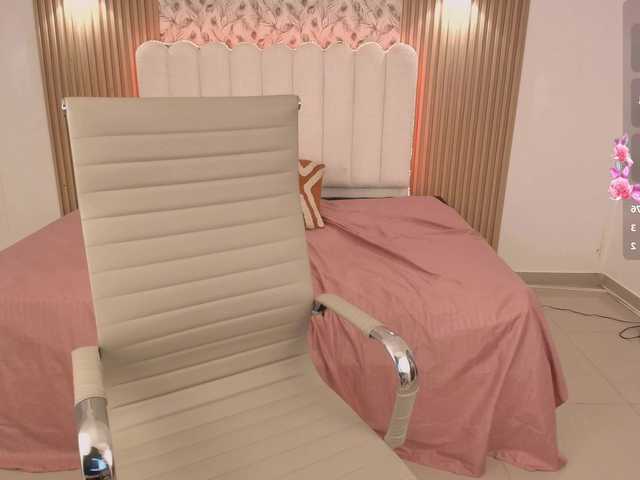 allyson-nahid's BongaCams show and profile