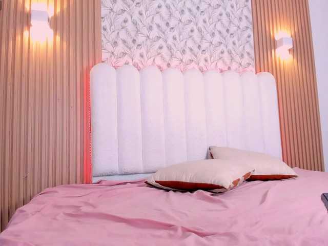 allyson-nahid live cam on BongaCams