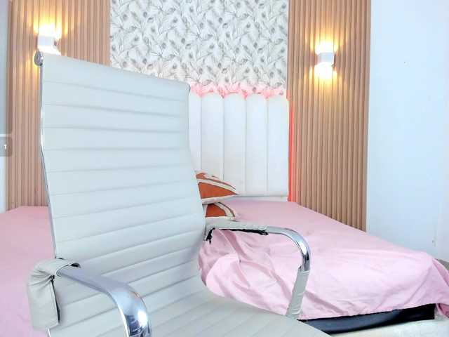 allyson-nahid live cam on BongaCams