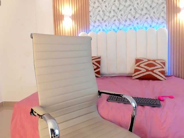 allyson-nahid live cam on BongaCams