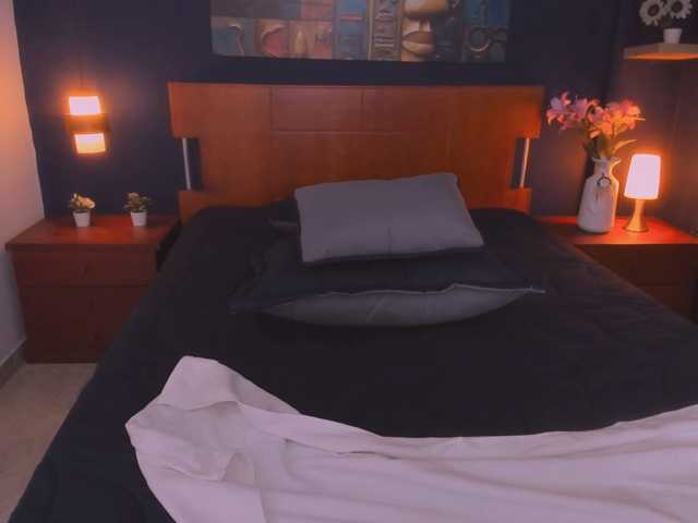 allyson-nahid live cam on BongaCams