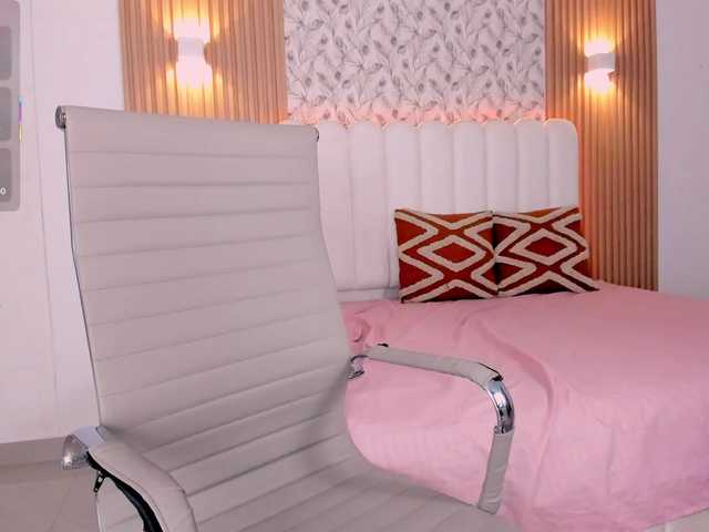 allyson-nahid live cam on BongaCams