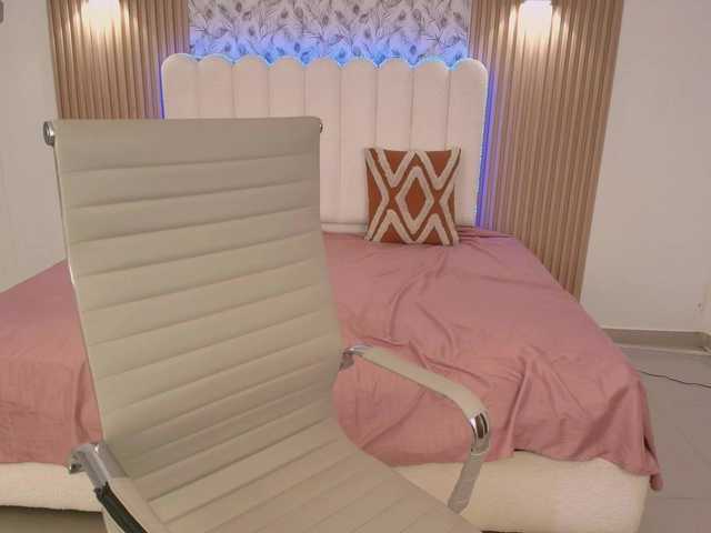 allyson-nahid's BongaCams show and profile