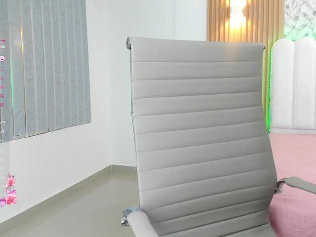 allyson-nahid live cam on BongaCams
