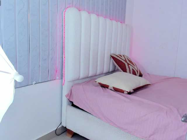 allyson-nahid live cam on BongaCams