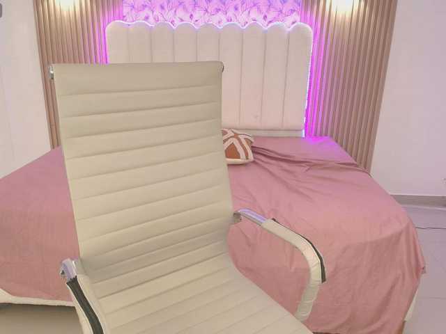 allyson-nahid's BongaCams show and profile