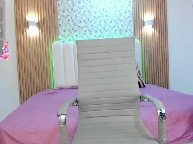 allyson-nahid live cam on BongaCams