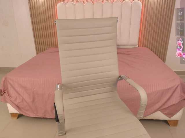 allyson-nahid's BongaCams show and profile