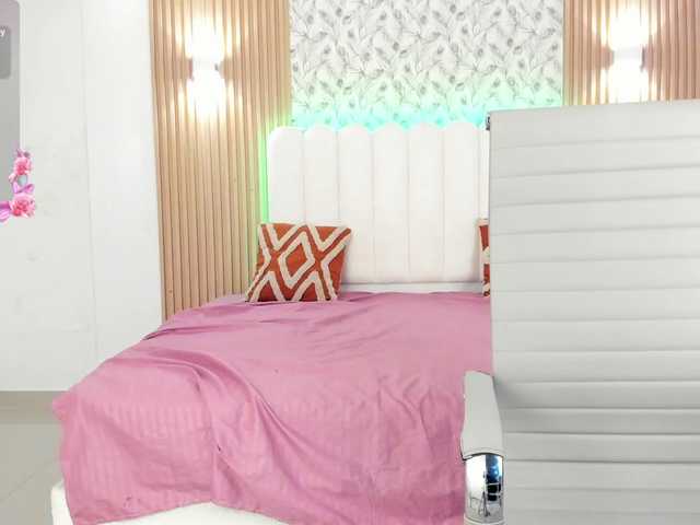 allyson-nahid live cam on BongaCams
