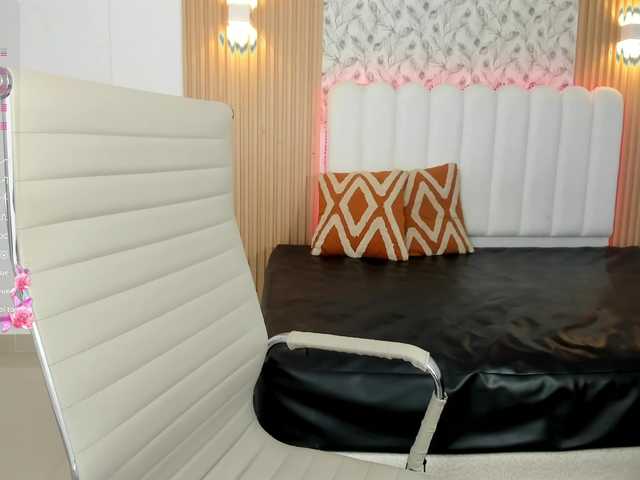 allyson-nahid live cam on BongaCams