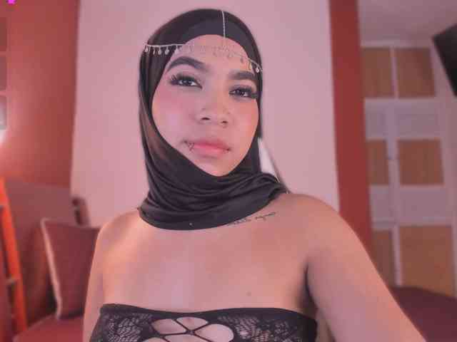 Model: allyson-nahid