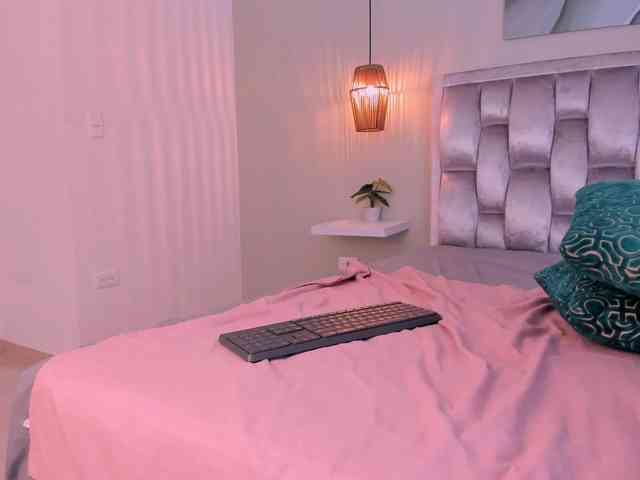 allyson-nahid webcam