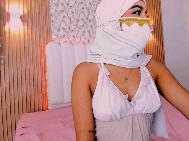 allyson-nahid allyson-nahid