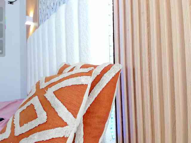 Allyson-nahid's cam show statistics and live stream