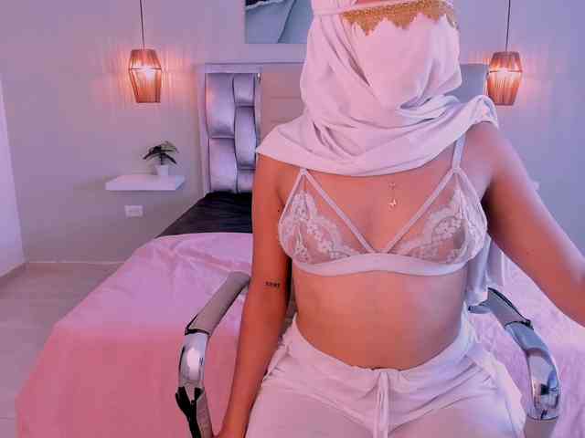 allyson-nahid allyson-nahid