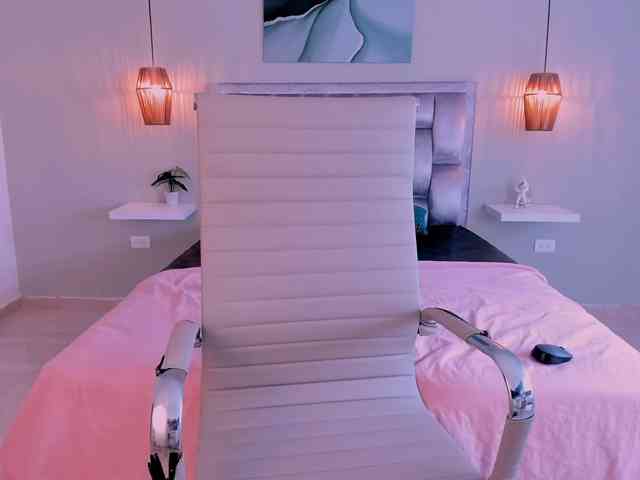 allyson-nahid's webcam live show