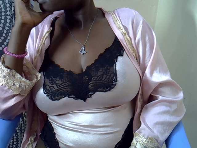 Prettymelvi live cam