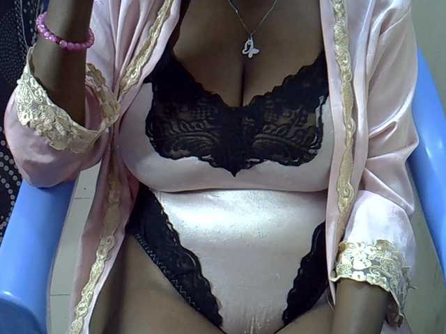 Prettymelvi live cam