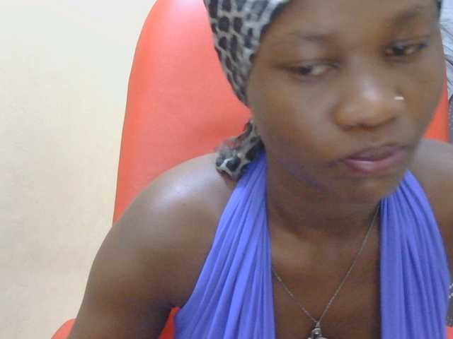 Prettymelvi live cam on BongaCams