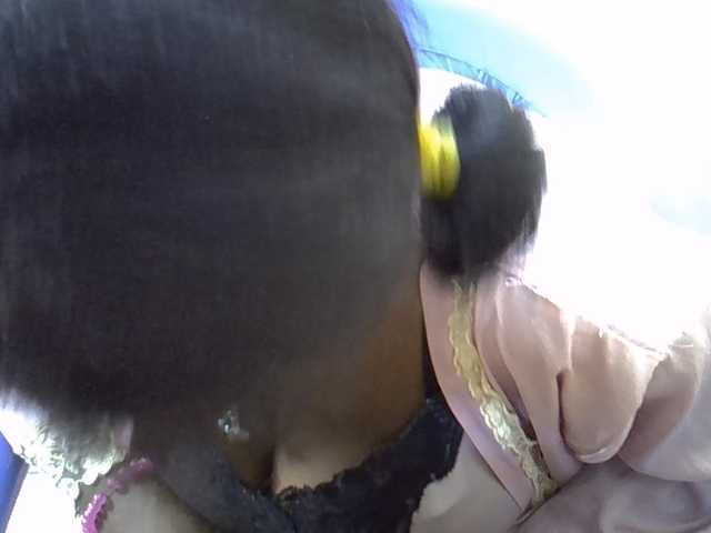 Prettymelvi live cam on BongaCams