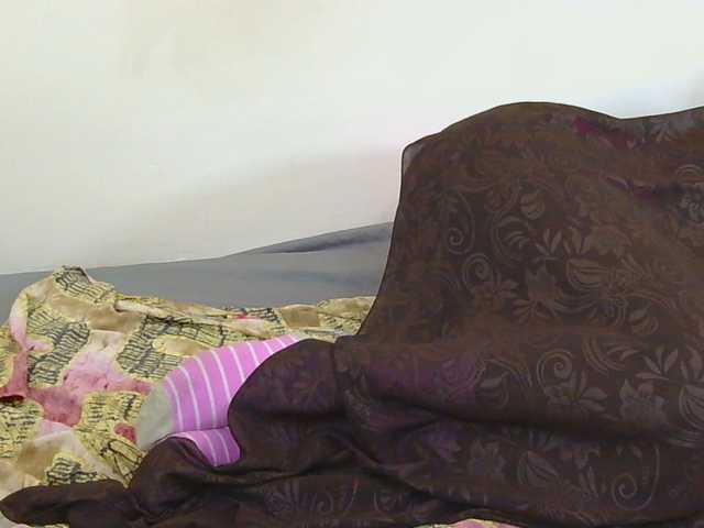 Prettymelvi live cam on BongaCams