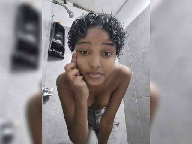 Luluuuxx webcam